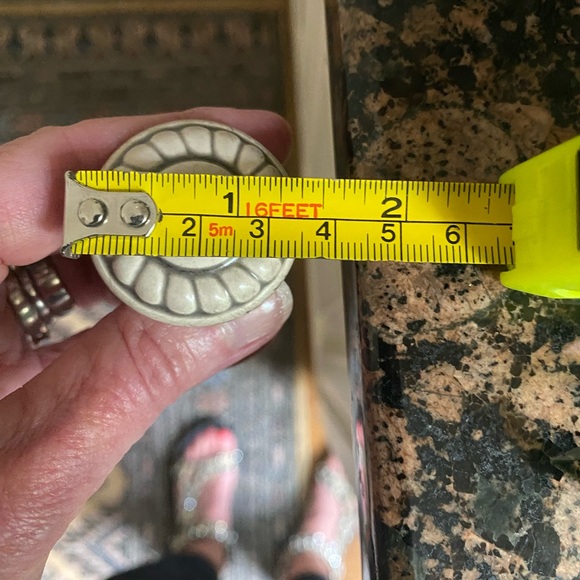 14 Amerock cabinet knobs - Picture 6 of 6